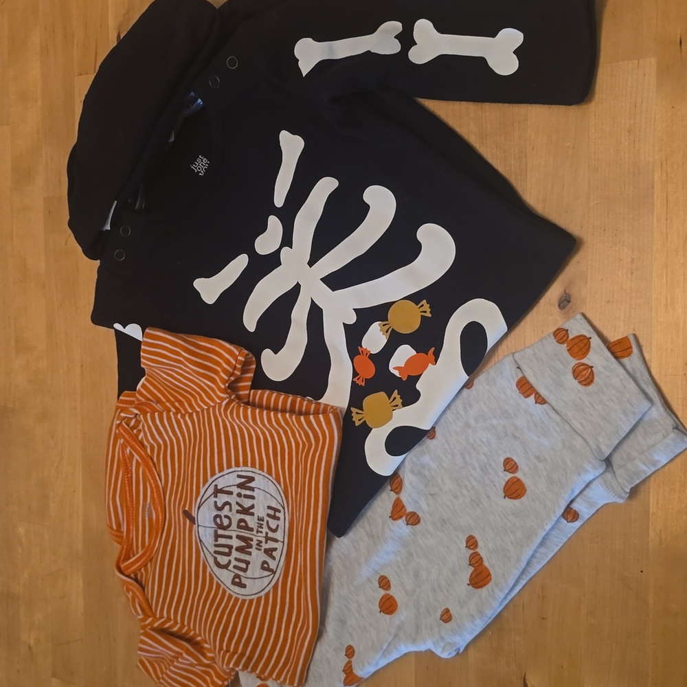 9 Month Halloween Skeleton Sleeper and Pumpkin Set